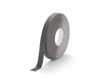 Foto - Černá korundová chemicky odolná protiskluzová páska FLOMA Extra Super Chemical Resistant - 18,3 m x 2,5 cm a tloušťka 1 mm