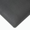 Foto - Černá protiúnavová průmyslová rohož pro svářeče Pebble Trax - 2280 x 91 x 1,27 cm