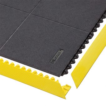 Černá gumová modulární průmyslová rohož Cushion Ease Solid, Nitrile FR - délka 91 cm, šířka 91 cm a výška 1,9 cm