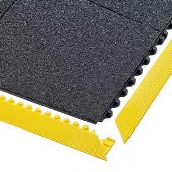 Černá gumová modulární průmyslová rohož Cushion Ease Solid, Nitrile GSII FR - délka 91 cm, šířka 91 cm a výška 1,9 cm